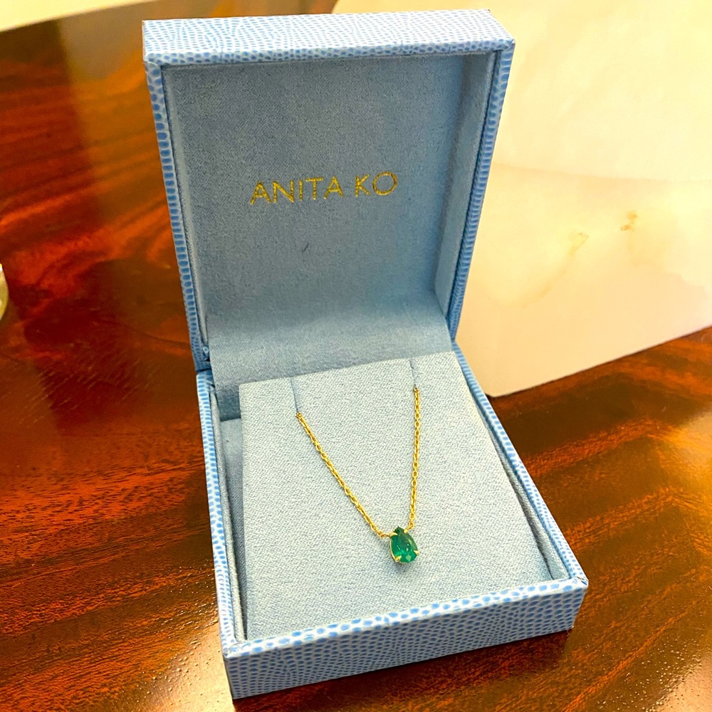 Anita Ko Emerald Pear Pendant Yellow Gold 18k